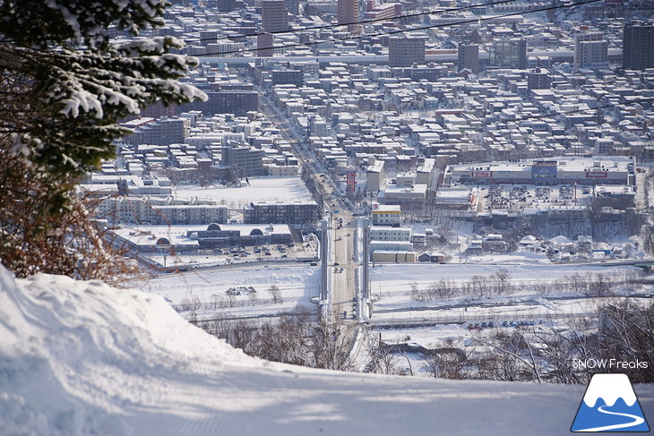 札幌藻岩山スキー場 『青空』が最高に似合うゲレンデ☆